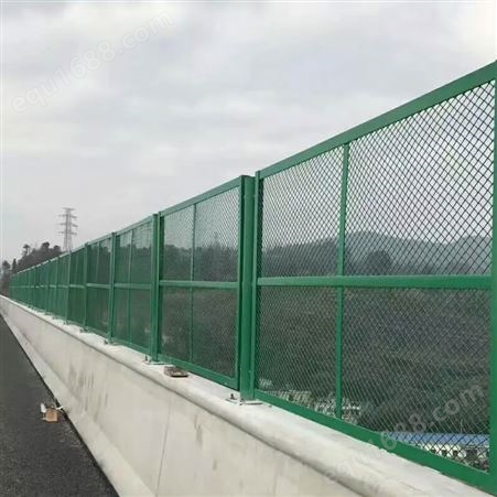 桥梁防抛网钢板网菱形孔护栏网防护网水库边铁丝围栏网
