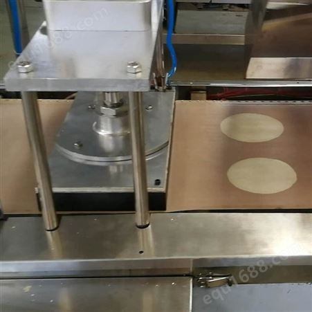 全自动压饼机定制 诺博尔单饼生产设备 烤鸭饼压饼设备
