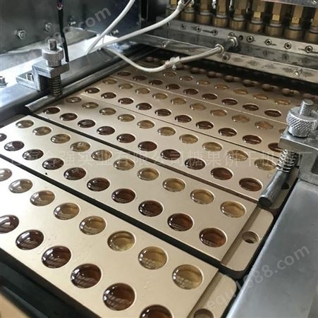 咖啡硬糖浇注生产设备 小型实验室糖果浇注机 上海合强50型硬糖成套生产线