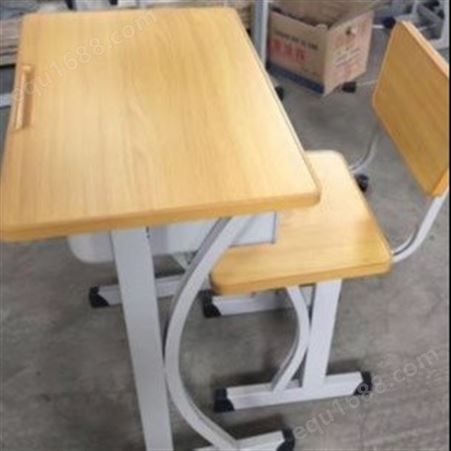 定制各种学生课桌椅 大量批发课桌椅 单人桌 双人桌