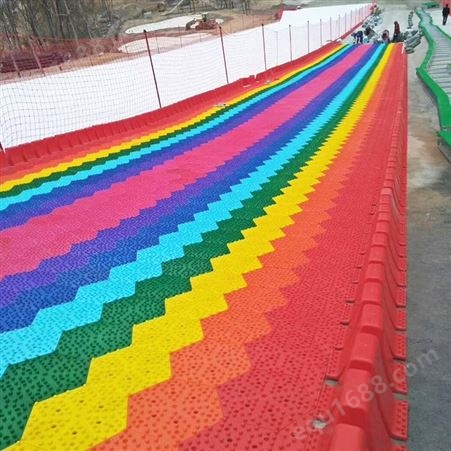 七彩滑道材料使用年限长 彩虹旱雪毯滑道项目优势